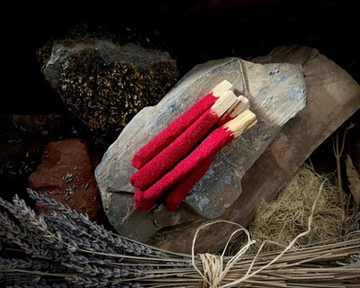 Palo Santo Incienso Sumergido en SÁNDALO 5 Piezas 4" Madera Sagrada Mancha Palo Foto 1 de 4