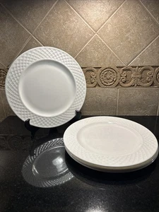 Mikasa Trellis 9 1/8" White Salad Plates - Set Of 4 - Picture 1 of 4