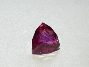 Nautal Hot Pink Sapphire : 1 carat (GGTL Vertfied) - Picture 1 of 6