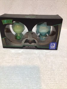 Brand New Dorbz Batman Vs. Superman Vinyl Collectible Superman & Aquaman - Picture 1 of 4