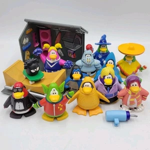 Lote de juguetes Club Penguin MIX 'N MATCH figuras Puffle World Skate Park juego Disney - Imagen 1 de 10