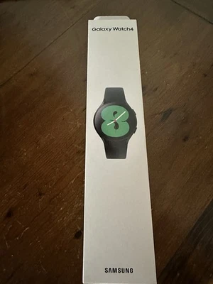 Samsung Galaxy Watch4 40mm Cassa di Alluminio, Cinturino Sportivo Nero, Orologio - Immagine 1 di 4