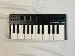 Alesis Vmini Portable 25-Key USB-MIDI Keyboard Controller - Picture 1 of 3