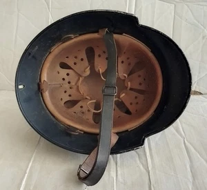 ORIGINAL WW2 GERMAN HELMET WITH LINER & CHINSTRAP WWII - Picture 1 of 20