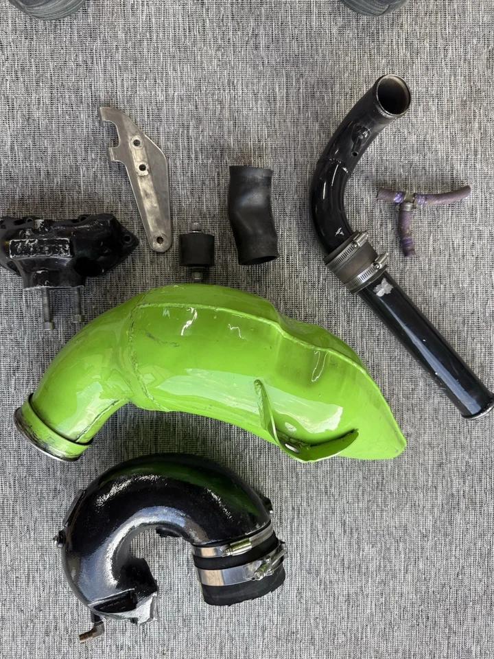 Tubo de fábrica Kawasaki Jet Ski 750. Usado. Foto 1 de 4