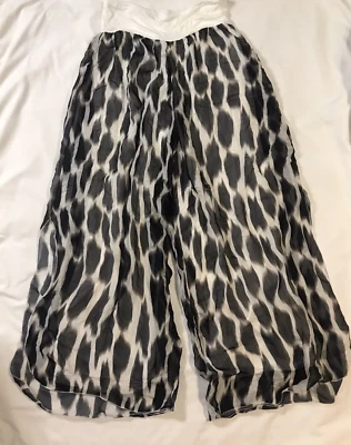 Gigi Moda Pants Womens XS Extra Small White Black Lined Wide Leg Slit - Image 1 of 4