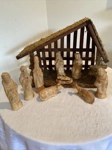 Vintage Hand Carved Detailed Complete Wooden Nativity Scene Manger Christmas - Picture 1 of 10