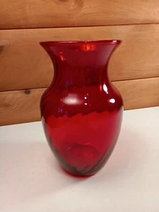 Vintage Indiana Glass Ruby Red  Illusions Swirl Pattern Vase 8" Tall - Picture 1 of 13