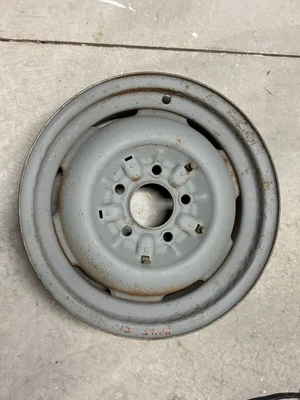 "Cadillac GM 1941 1940-1948 16"" X 4-1/2", 5 en 5,0"" llanta de acero" Foto 1 de 4