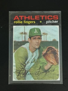 1971 Topps Baseball - Rollie Fingers - # 384 w/CardGrader.AI Report - Picture 1 of 2