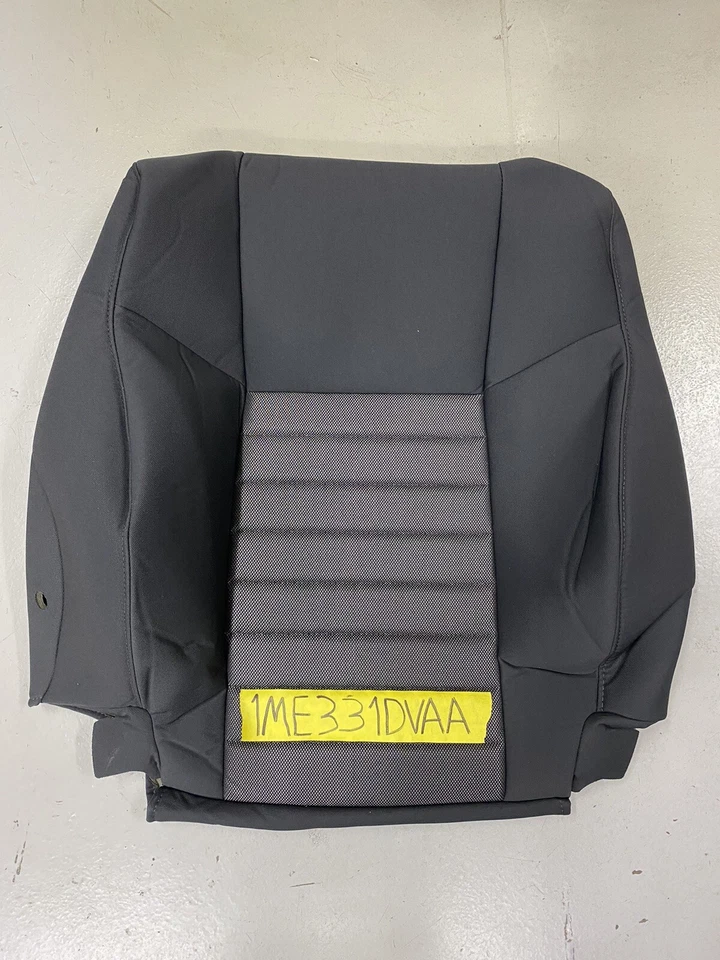Dodge Challenger 1ME331DVAA 2009-10 cubierta trasera asiento delantero derecho Foto 1 de 1