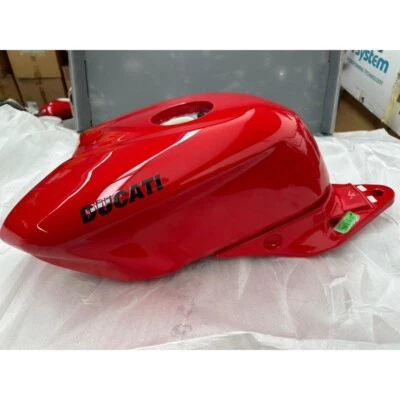 Tank Original Ducati for Ducati SBK 848-1098-1198 58611811AA - Image 1 of 3