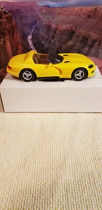 1994 Dodge Viper RT/10 Cabrio 1/25 Plastik Promo AMT/ERTL Dandelion Yellow - Bild 1 von 7