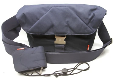 Manfrotto MB SV-MWM-15BI Allegra 15 Messenger Camera Bag w/Pouch BLUE - Image 1 of 4