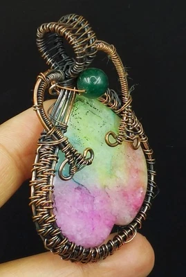 Colgante de piedras preciosas de cuarzo solar para joyería hecha a mano envuelto en alambre de cobre Foto 1 de 4