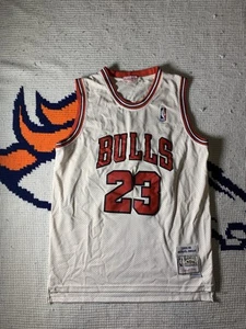 VTG Mitchell & Ness Hardwood Classics Bulls Jordan Jersey Men’s Size L! - Picture 1 of 6
