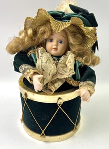 Ana de Green Gables? ¡Muñeca de música Windup que mueve y toca música! ABAJO: - Imagen 1 de 15