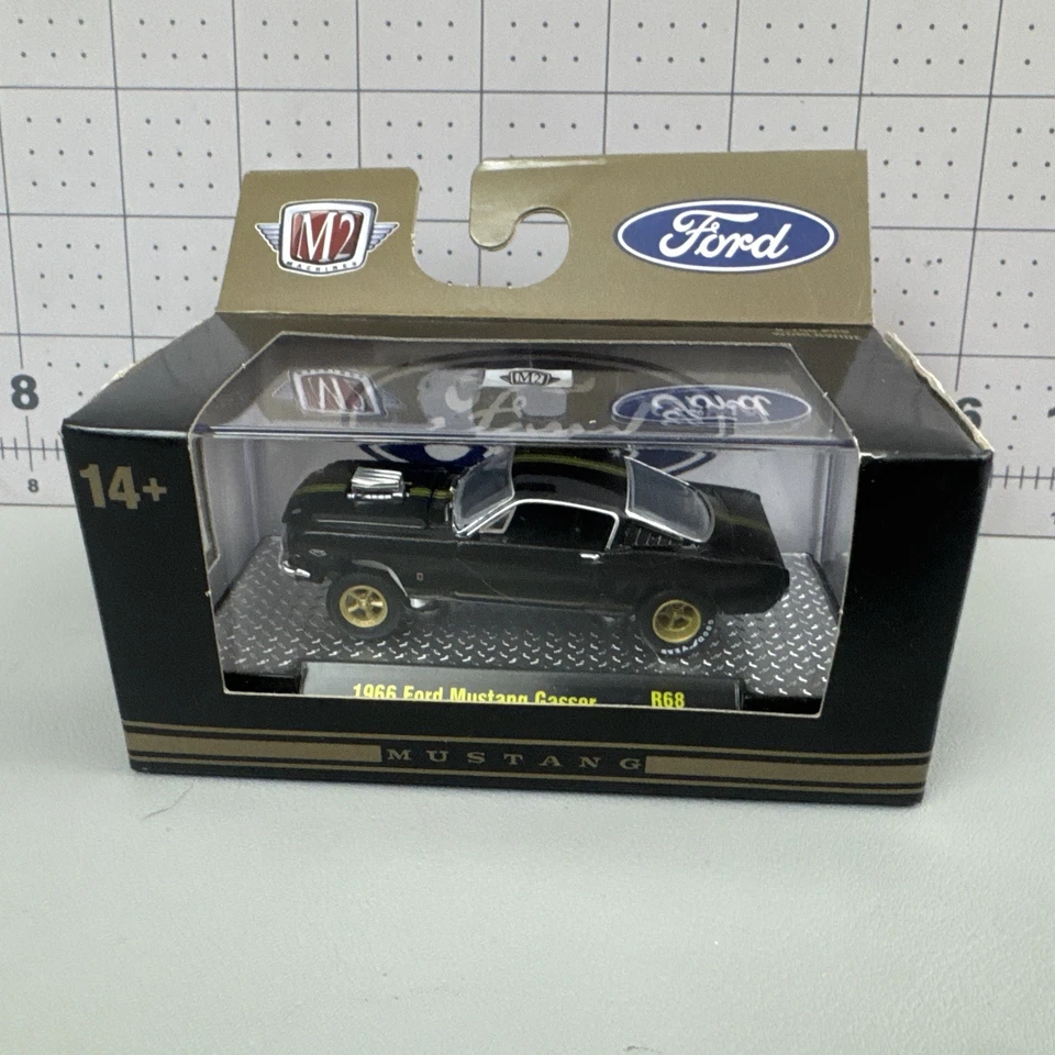 M2 Machines Detroit Muscle 1970 Ford Torino GT 429 CJ Car Model - 1:64