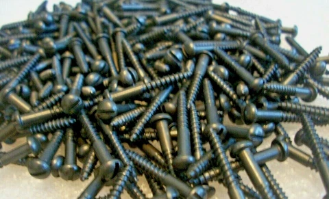 70 - VINTAGE NEW-OLD STOCK BLUED SLOTTED ROUND HEAD STEEL WOOD SCREWS, 1" x #5 Cover