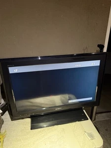 Sony Bravia 26” LCD TV Barely Used. KDL-26L5000 HDMI Input. + Stand Retro Gaming - Picture 1 of 15