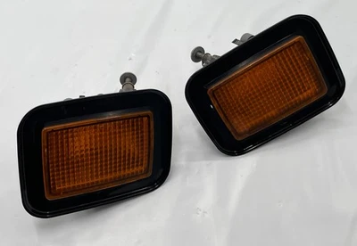 Juego de pares de luces de señal de giro de lámpara de estacionamiento delantera Hummer H2 2003-2009 izquierda y derecha OEM Foto 1 de 4