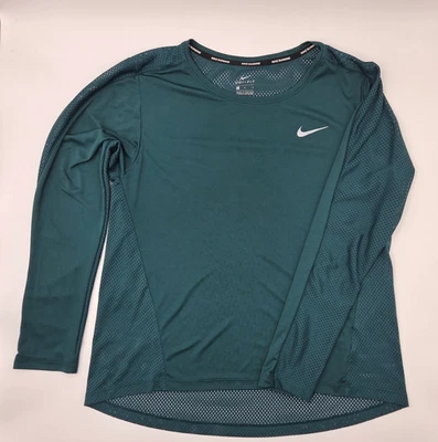 Nike verde ajustado recortado manga larga, talla grande para mujer” Foto 1 de 4