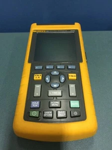 Fluke 123 20MHz 2CH Industrial ScopeMeter - Picture 1 of 5