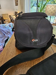 Lowepro Rezo 110 AW All Weather Shoulder Bag Black - Picture 1 of 7