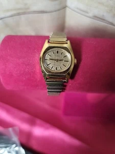 Vintage Timex Mechanical Watch Women's Gold Toned Stretch Band *Working* - Picture 1 of 5