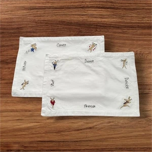 Juego de 12 manteles bordados Pottery Barn Santa’s Reindeer de dos estilos RARO - Imagen 1 de 10