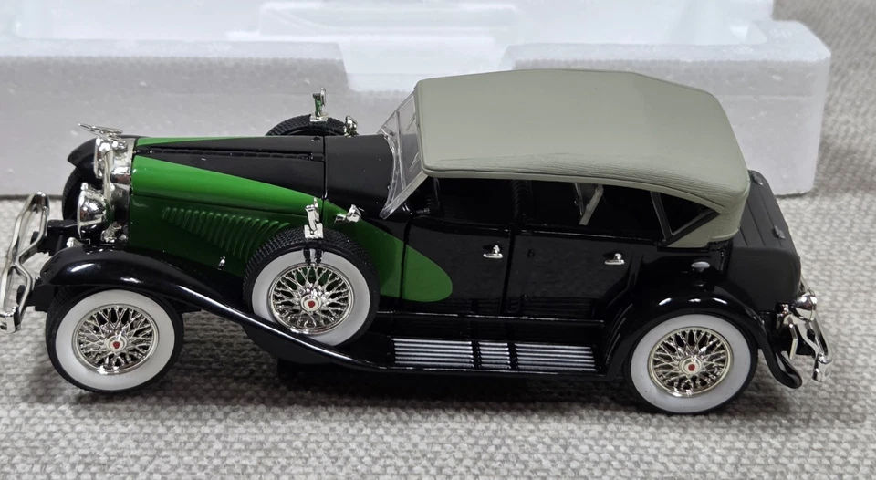 1934 Duesenberg 1/32 Antique Automobile #32110 Signature Diecast Hood Doors Open - Image 1 of 4