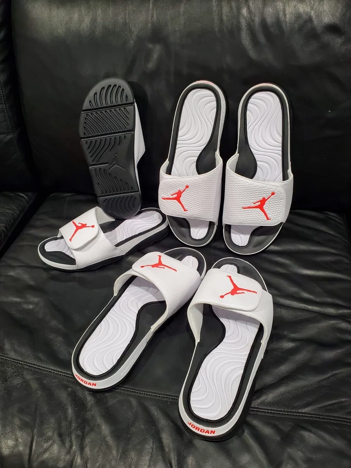 MNs US 7 11 13=8 12 14 WMNs AIR JORDAN Hydro V RARE SlidesBLKwht NIKE 820257 121 - Image 1 of 4