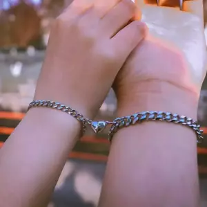 Couples Heart-shaped Magnetic Bracelets - Picture 1 of 5