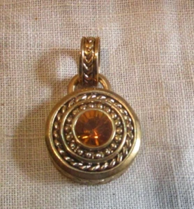 Goldtone Metal Pendant Orange Center Retro - Picture 1 of 6