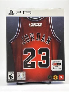 NBA 2K23 Championship Edition Sony PlayStation 5 PS5 con poster Michael Jordan - Foto 1 di 8