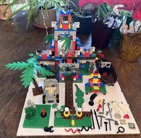 LEGO Adventurers Jungle Amazon Ancient Ruins 5986 Most of the Parts w/Sun Disk