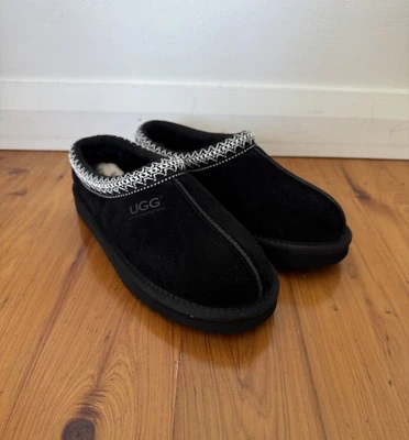 RARO Nuevo UGG Lana de Oveja Negro Pastor Australiano Gamuza Cuero DIAPOSITIVAS Zapatos Foto 1 de 4