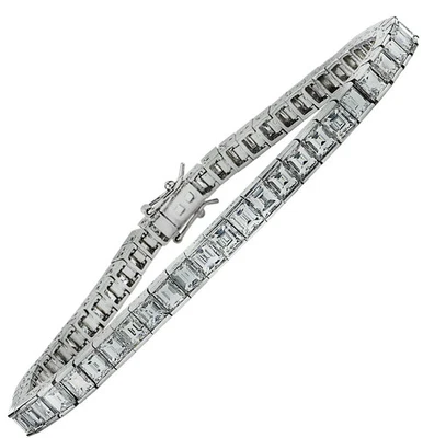 Mid Century 12.02 Carat Carre' Cut Diamond Tennis Bracelet in Platinum - Image 1 of 4