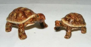 Figuras de animales de porcelana Klima MIniature marrón tortuga y bebé K213 - Imagen 1 de 1