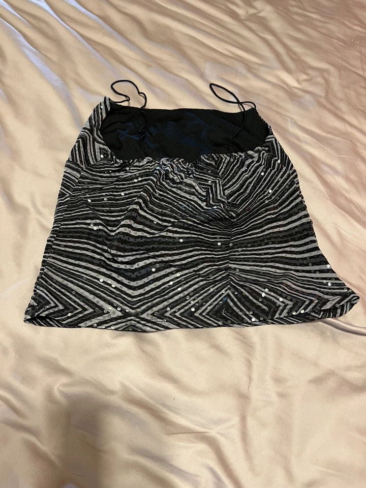 Blusa corta de verano Milano talla xs para mujer color negro lentejuelas. Foto 1 de 4