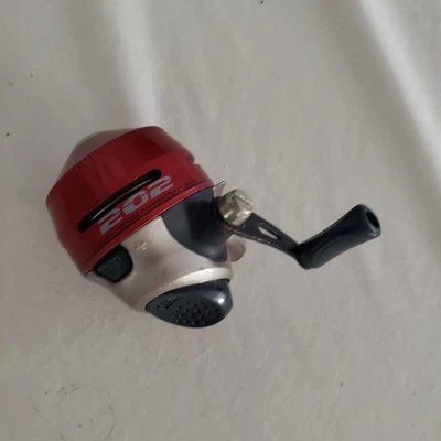 Carrete de pesca Zebco 202 de colección, rojo, engranajes de aleación fundida a presión Foto 1 de 4