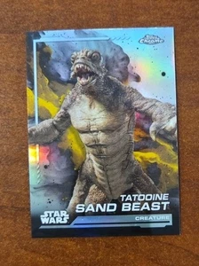 2024 Topps Chrome Star Wars #65 rifrattore Tatooine Sand Beast - Foto 1 di 1