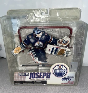 2007 MCFARLANE NHL SERIES 14 : CURTIS JOSEPH EDMONTON OILERS VARIANT FIGURE - Picture 1 of 3