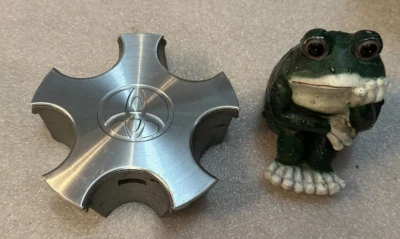 1998-2001 Toyota Camry Wheel Center Cap - Изображение 1 из 2