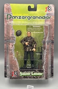 DRAGON MODELS ACTION 18 SQUAD LEADER ARNHEM 1944 PANZERGRENADIER #80019 NEW 2003 - Picture 1 of 3