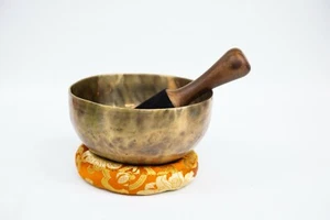 Tibetan 7" Handmade Singingbowl for Sacral chakra,sound healing, meditation, yog - Picture 1 of 4