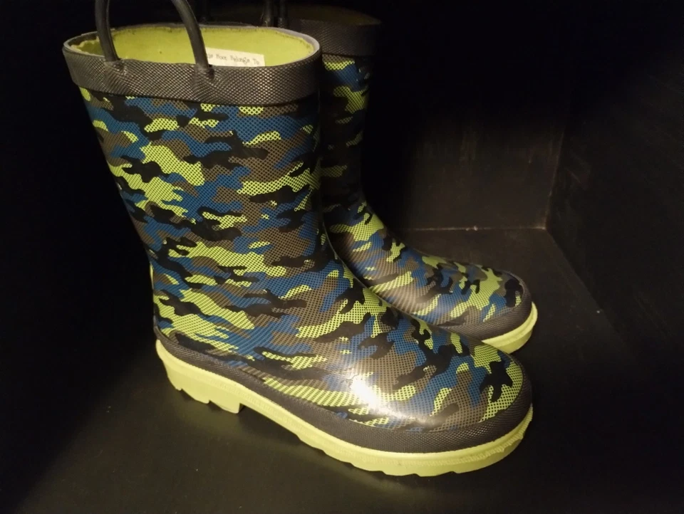 Boys Rain Boots Lily and Dan blue and green Camo size 13/1 - Image 1 of 4