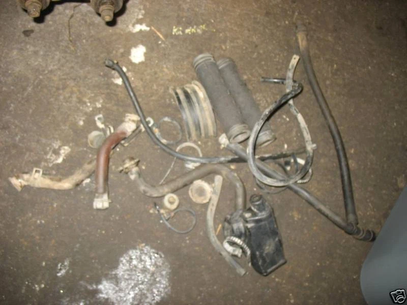 98 YAMAHA RT180 RT 180 PIEZAS DE GOMA MISC Foto 1 de 1