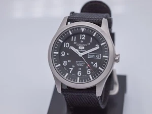 2020 Arabic Day - Seiko 5 Sports Automatic 7S36-03J0 42mm Men's Field Watch - Picture 1 of 9