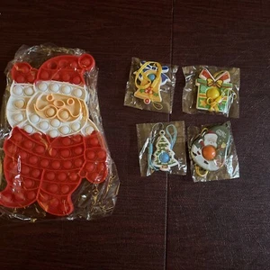 5 Pc Christmas Fidget Pop  Pk 4 Fidget Christmas Ornaments 1 Fidget Santa NEW - Picture 1 of 6